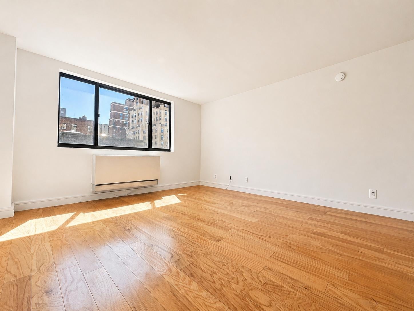Building Photo - 323 W 96th St