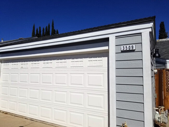 Building Photo - 3509 Baywood Cir