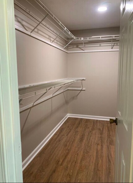 Building Photo - 211 Crabapple Ln