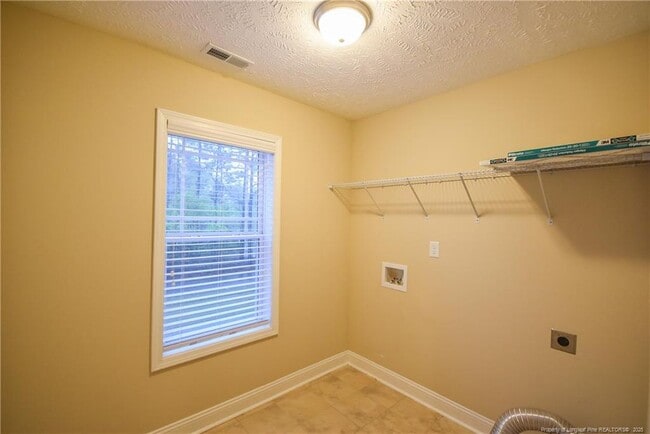 Building Photo - 24 Nassau Ln