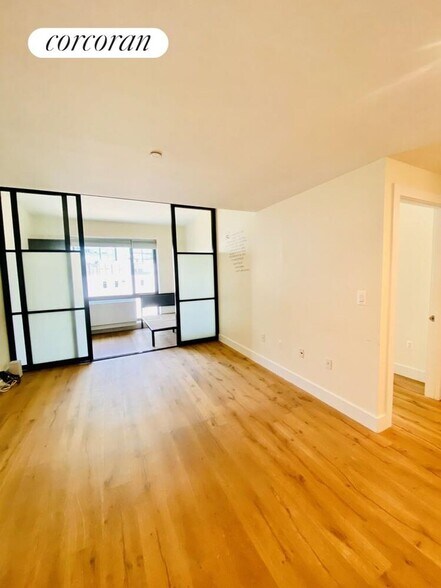 Building Photo - 25-21 43rd Ave