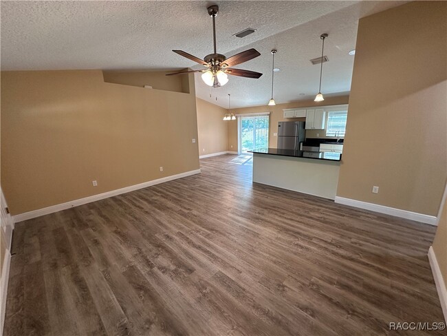 Building Photo - 9149 N Saponaria Dr