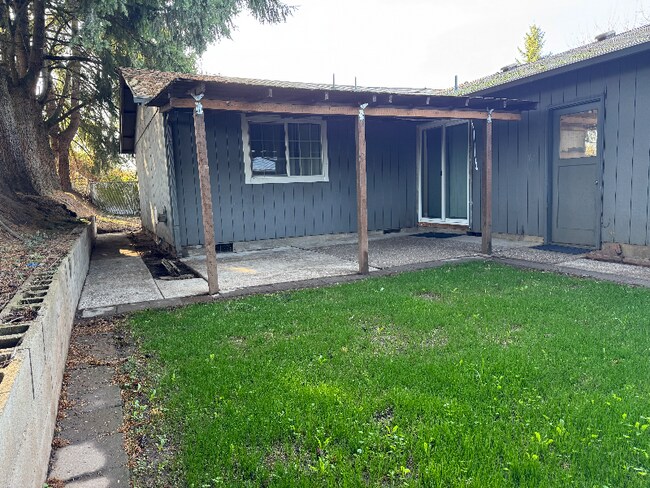 Building Photo - 411 N 55th St