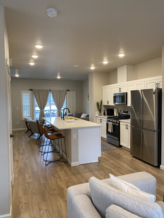 Kitchen - 11340 SW Mont Blanc St