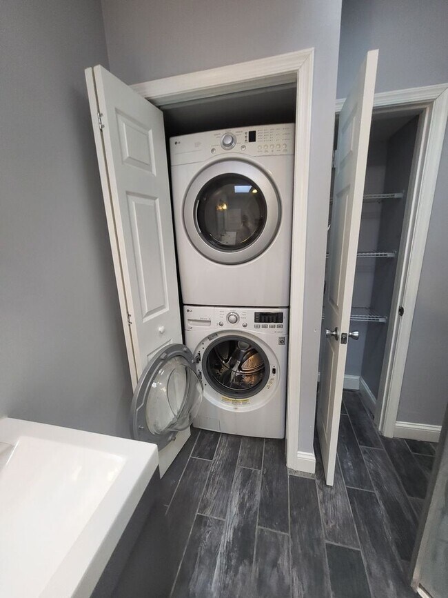 Building Photo - 2619 St Paul St