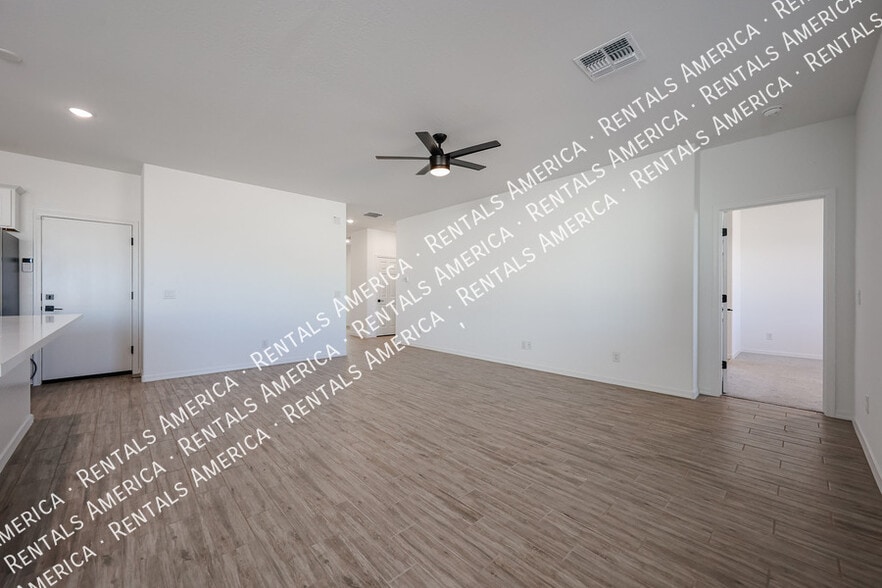 Building Photo - 5528 W McNeil St