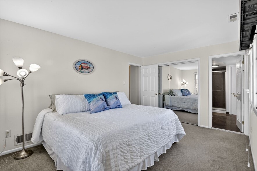 Building Photo - 1401 Harbour Cv S