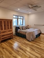 Building Photo - 10 Andrew Dr