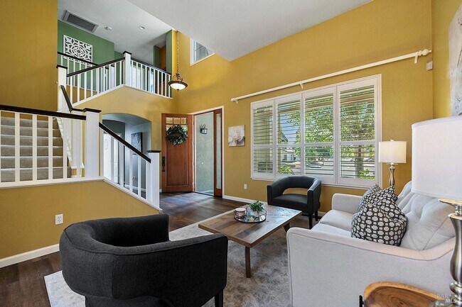 Building Photo - Two Level Home in Windsor with 4 Bedroom and 3 full Bath