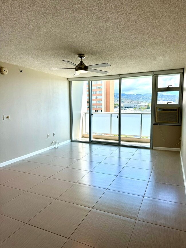 Building Photo - Country Club Village 6 - Two bedroom, one ...