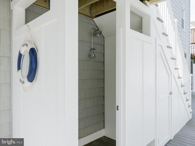 Building Photo - 121 E Sand Dune Ln