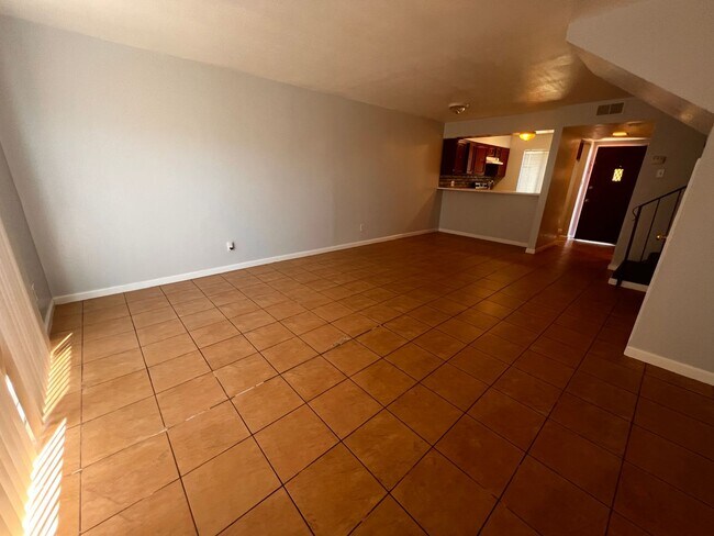 Building Photo - 1224 Dana Dr