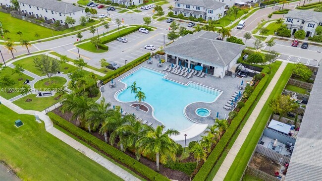 Building Photo - 2652 SE 13th St