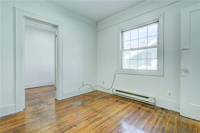 Building Photo - 85 Mapledale St