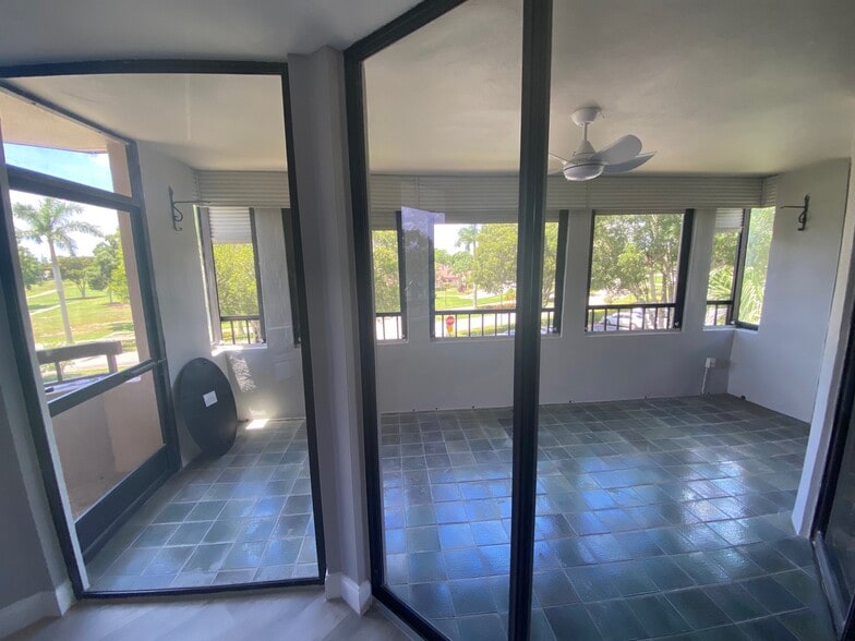 Building Photo - 4770 Fountains Dr S