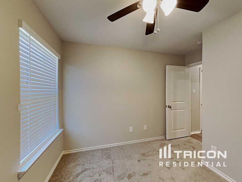 Building Photo - 2706 Darner Ct