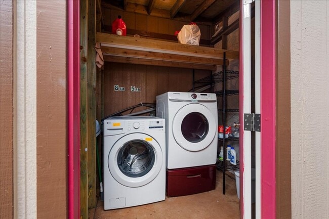 Building Photo - Remodeled Studio in North Kihei | Furnished & Pet-Friendly
