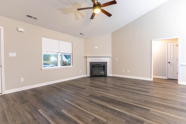 Building Photo - Ready NOW! Close to MARSOC, Stone Bay & MCB Camp LeJeune Sneads Ferry Gates