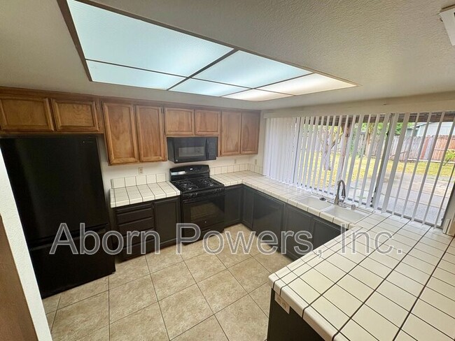 Building Photo - 752 Crosswind Dr