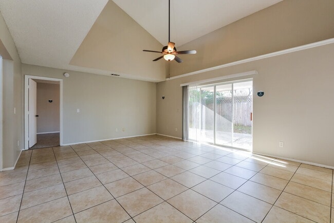 Building Photo - 490 Chicago Woods Cir
