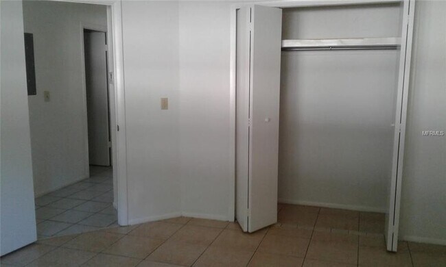 Building Photo - Seminole 10866