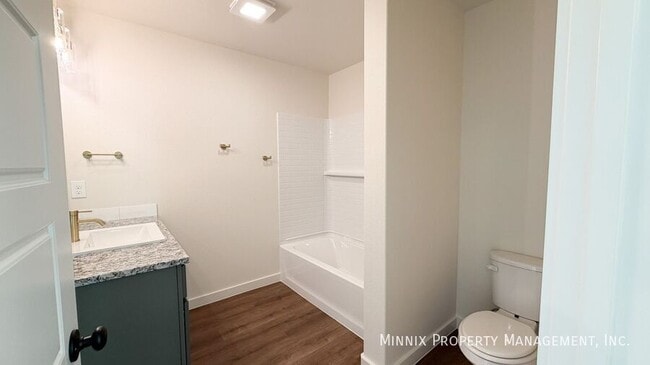 Building Photo - 2170 Langford Ave