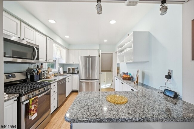 Building Photo - 58 Dogwood Rd