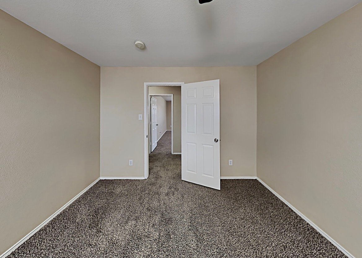 Building Photo - 5108 Raymond Dr