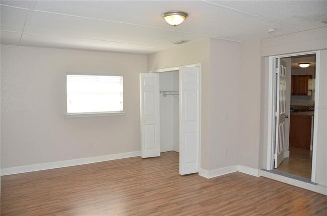 Building Photo - 1602 Lancaster Ave