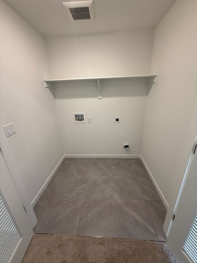 Building Photo - 6326 Laud Pt