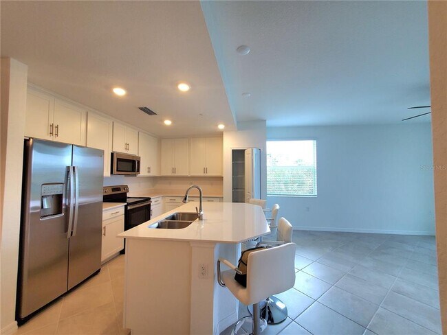 Building Photo - 14161 Heritage Landing Blvd