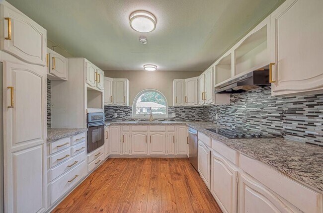 Building Photo - 10902 Sagevale Ln