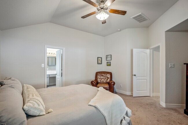 Building Photo - 40527 Goldeneye Pl