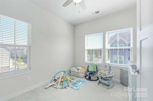 Building Photo - 9226 Mallard Mls Dr