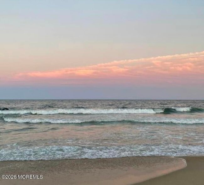 Building Photo - 105 Mt Ln