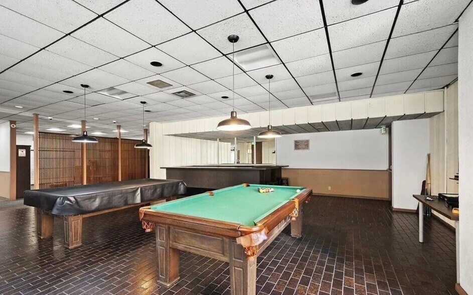 Building Photo - 1615 Hotel Cir S