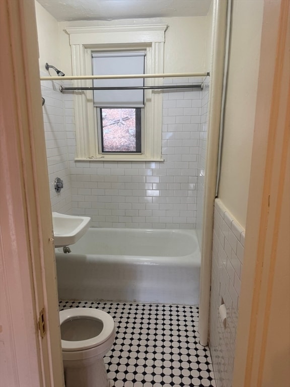 Building Photo - 332 Salem St