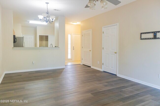 Building Photo - 762 Scrub Jay Dr