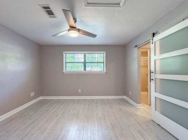 Building Photo - 6133 Greenon Ln