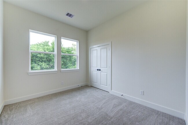Building Photo - 4336 Avron Dr