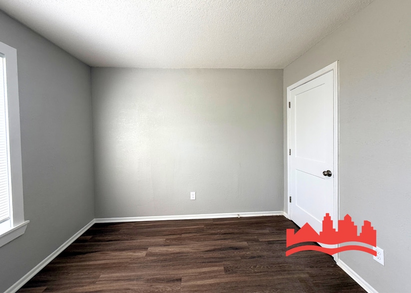 Building Photo - 2538 Lisa Ave