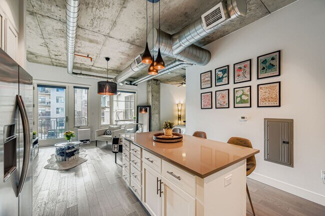 Building Photo - Exquisite Peloton Studio w/ Large Balcony - All the Amenities