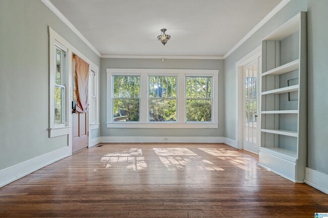 Building Photo - 3716 6th Ave S