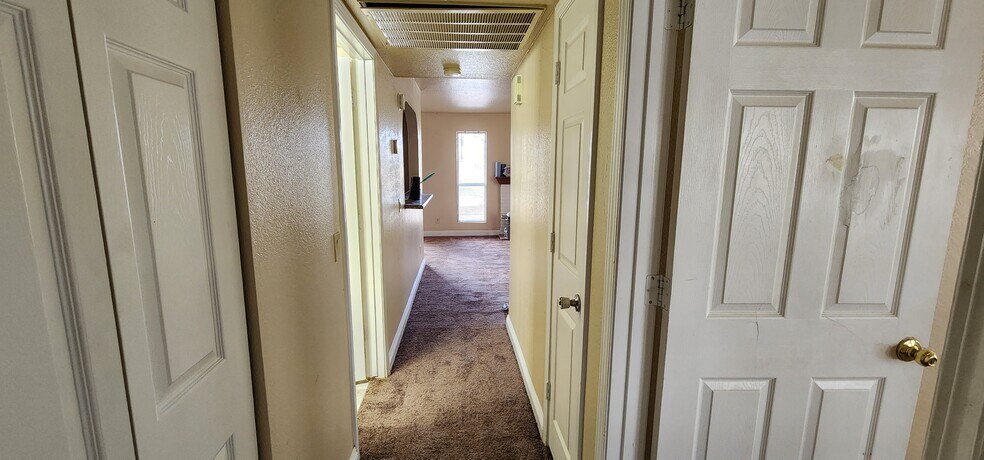 Building Photo - 1212 Bass Dr