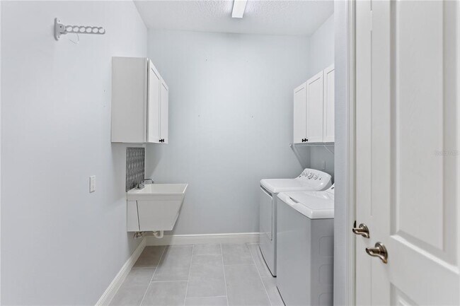 Building Photo - 14717 Bowfin Terrace