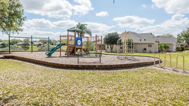 Building Photo - 774 Princeton Dr