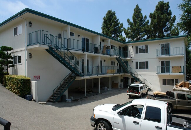 Building Photo - 3914 Via Lucero