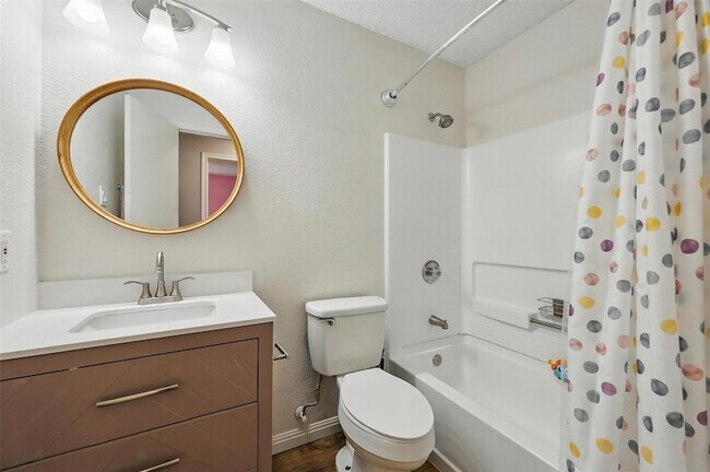 Building Photo - 636 Capricorn St