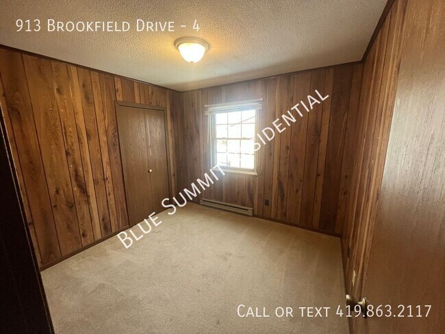 Building Photo - 913 Brookfield Dr