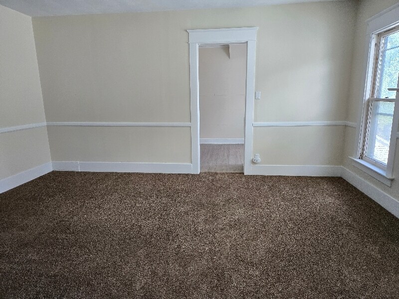 Building Photo - 718 W 23rd St